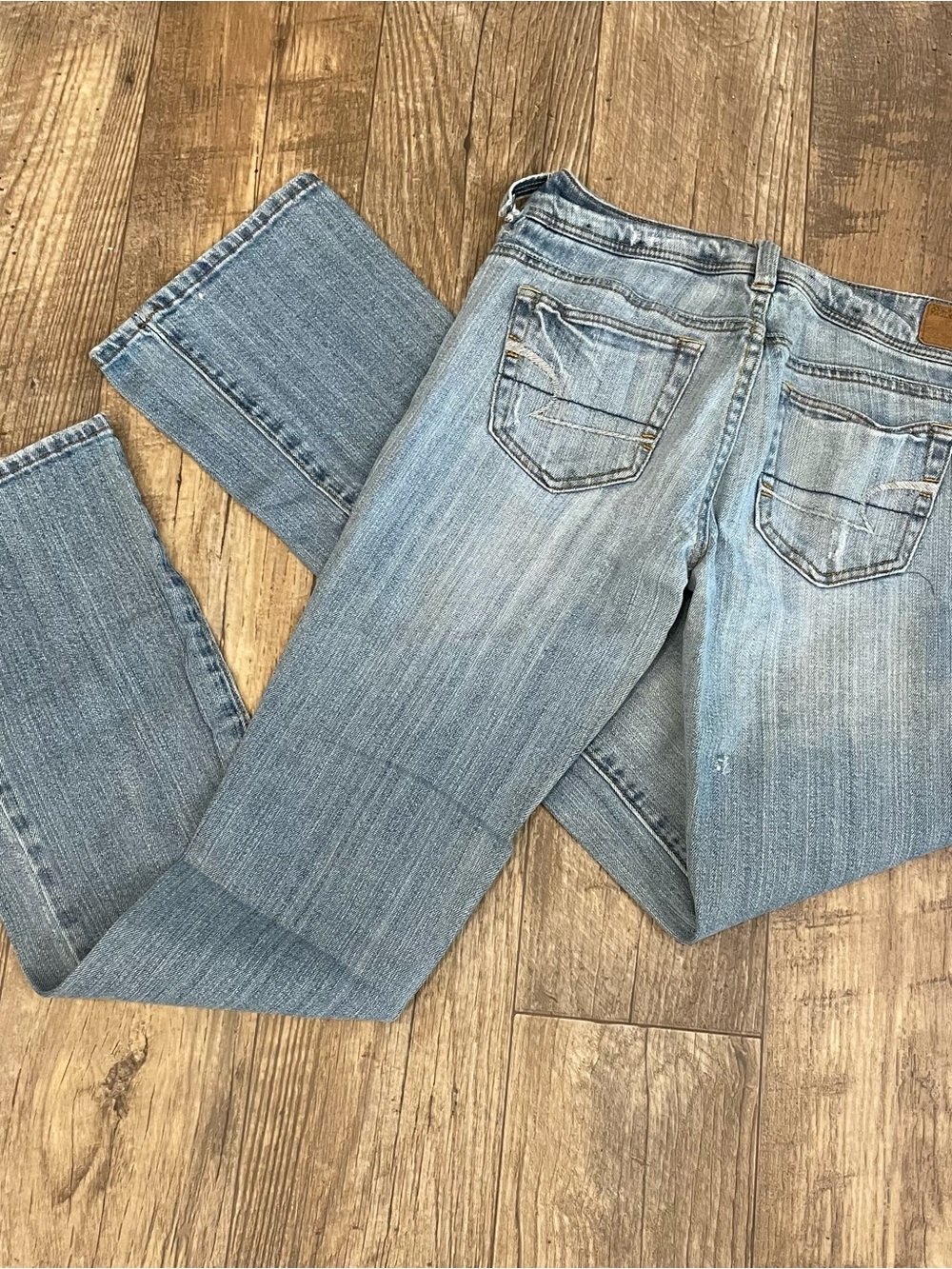Light Wash Women’s Jeans - Classic Slim Boot